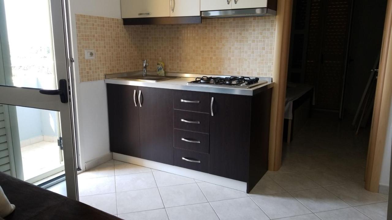 Apartments Rezidenca Sinani Orikum Esterno foto